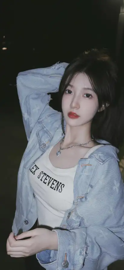 “美女免费视频是黄的”真相：别让好奇心害了你